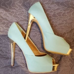 SuiteBlanco open toe heels